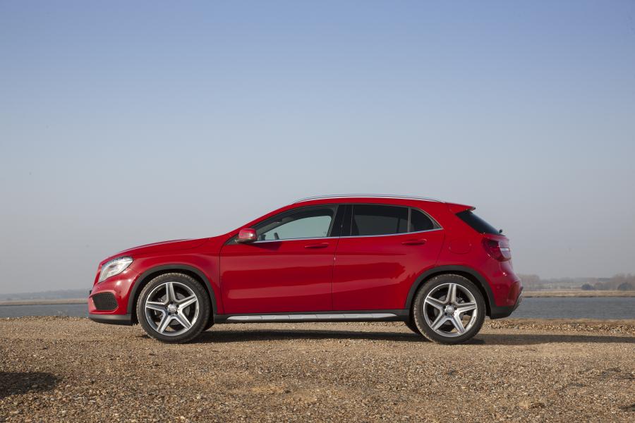 Mercedes-Benz GLA250 AMG 2014 года  (UK) (фото 7 из 52)